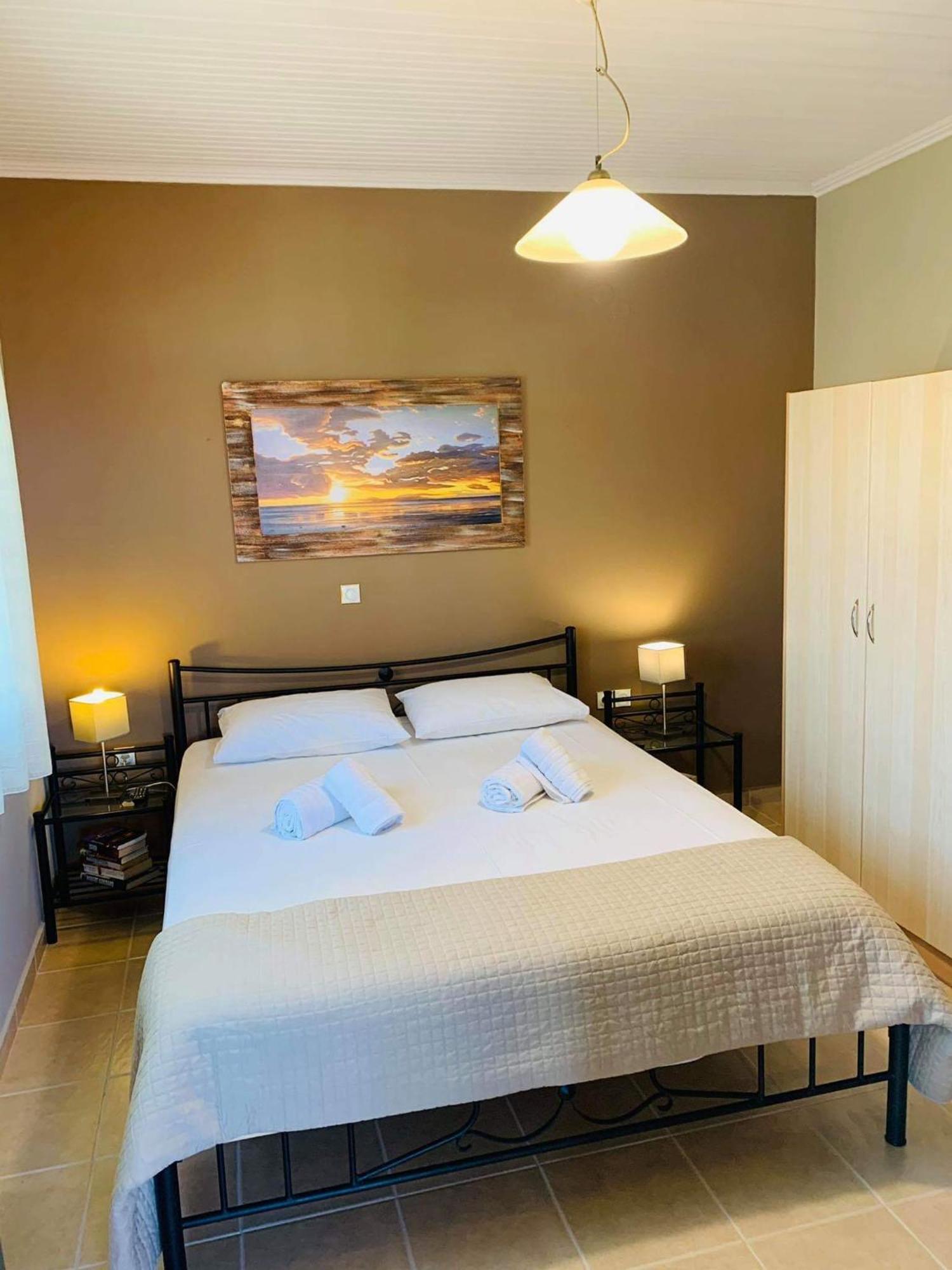 Finikes Apartments Stoúpa Cameră foto