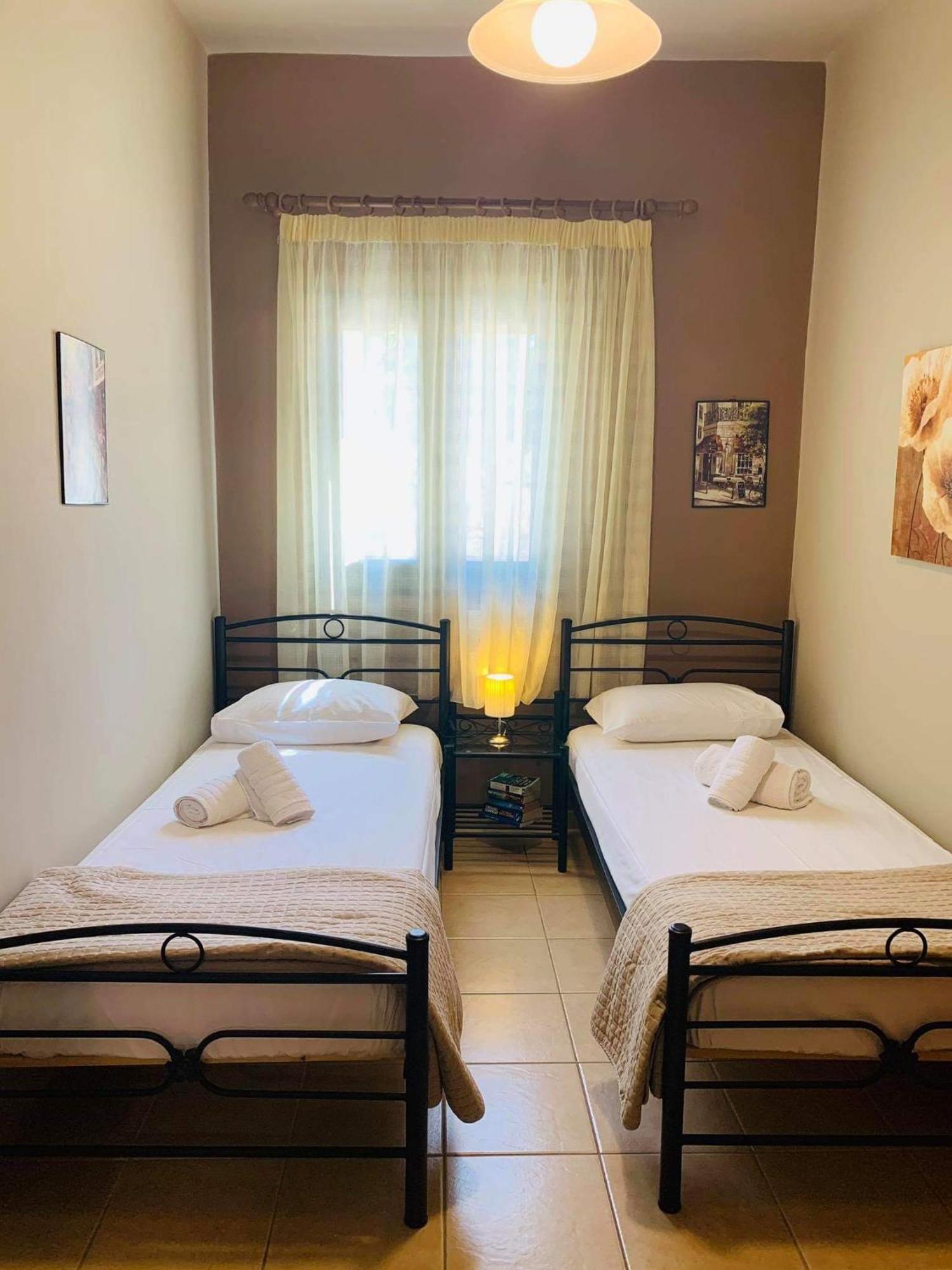 Finikes Apartments Stoúpa Cameră foto