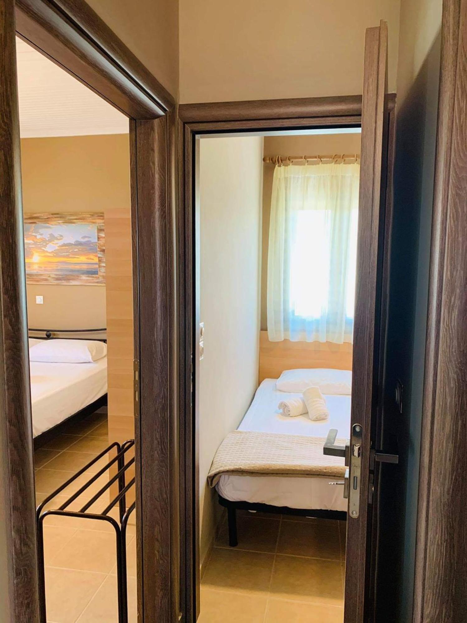 Finikes Apartments Stoúpa Cameră foto